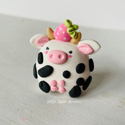 STRAWBERRY COW DESK FRIEND - view 3