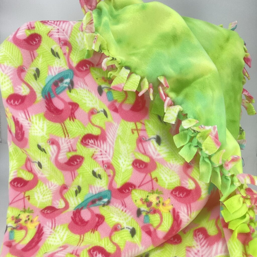 Reversible fleece blanket pink flamingo with lime green