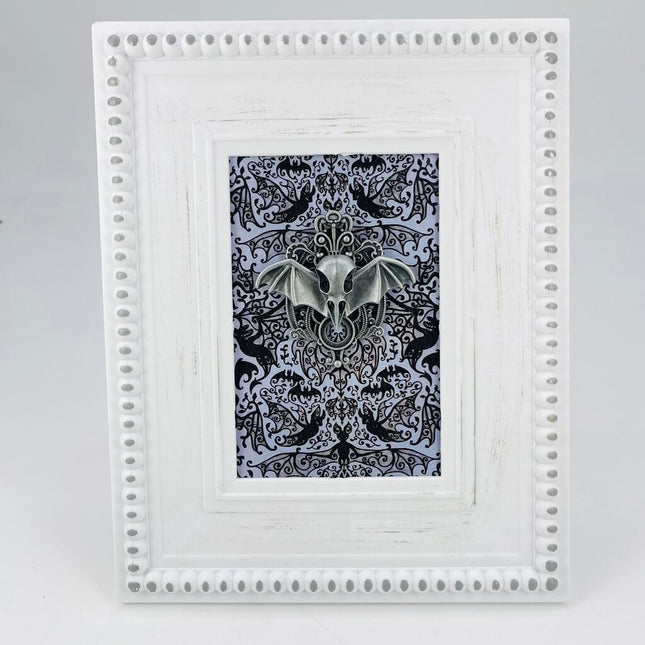 Crow skull frame