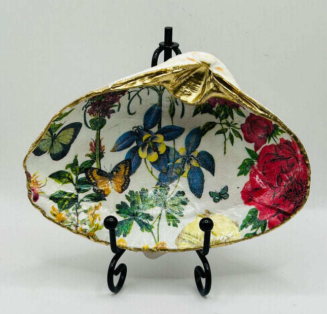 Butterflies & Florals Clam Dish from Salisbury, MA