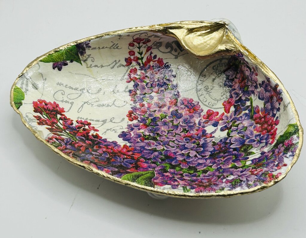 Lilacs XXL Clam Dish from Old Orchard Beach, ME