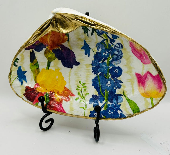 Iris & Delphinium XXL Clam (Newport, RI)