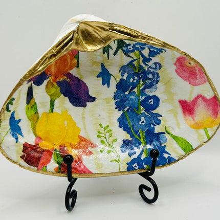 Iris & Delphinium XXL Clam (Newport, RI)