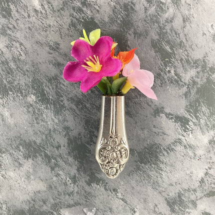 Magnet Vase