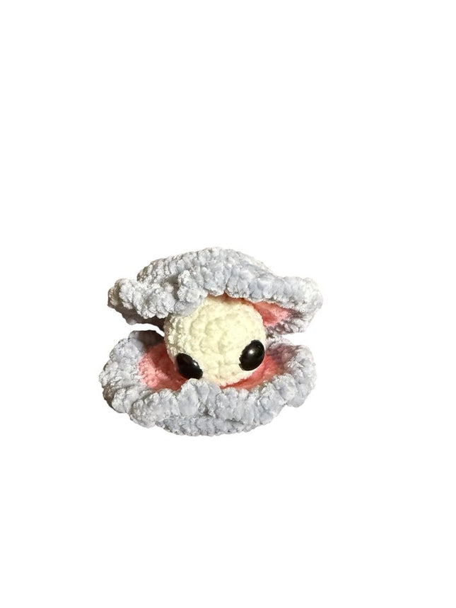 Crochet mini clam plushie