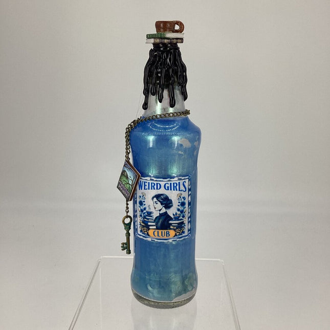 Weird Girls Club - B