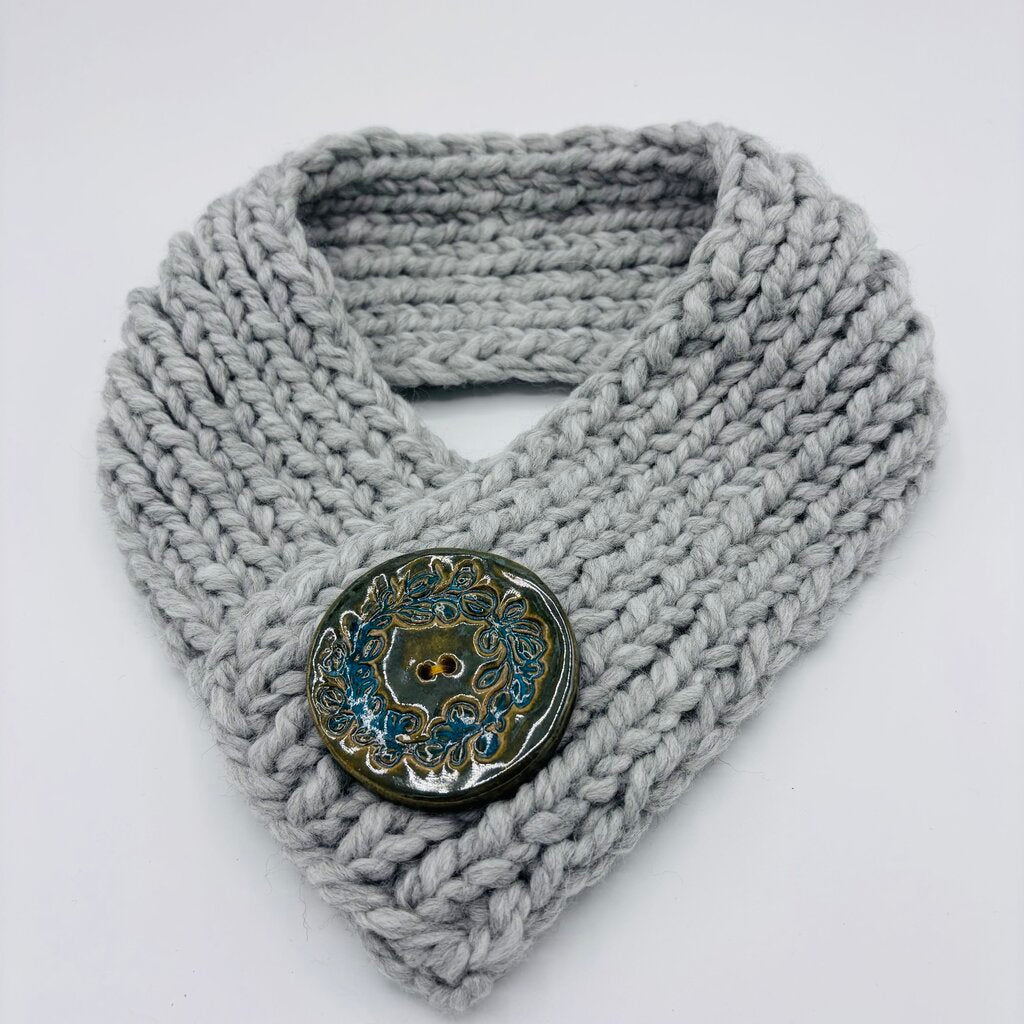 Cowl Big Button Pale Grey