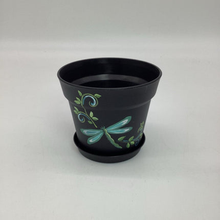 Medium black pot w/ dragonfly-E