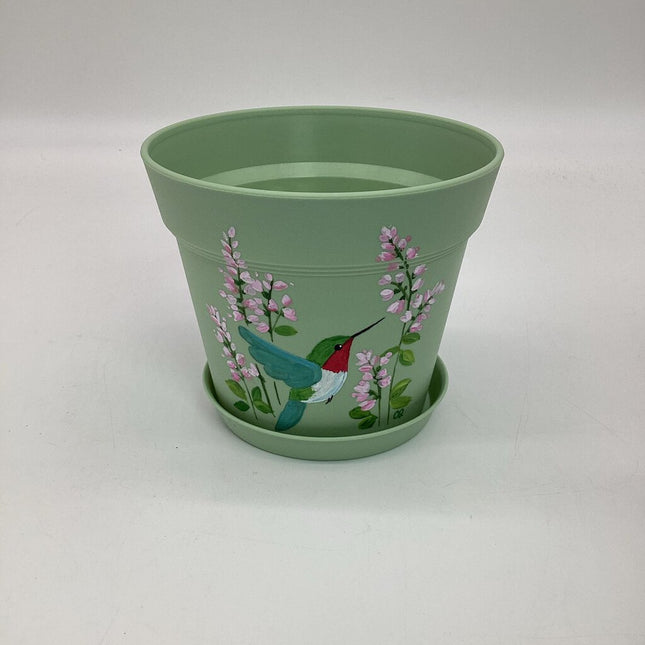 Large pot w/ hummingbird-E