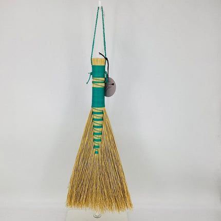 Hawk Tail Whisk Broom, turquoise, MH185