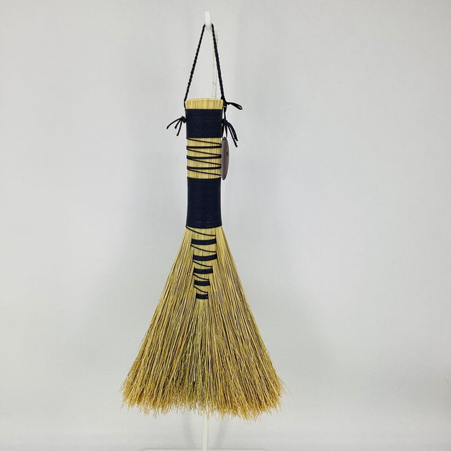 Hawk Tail Whisk Broom, slate grey, MH265