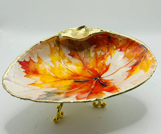 Autumn Leaf XL Clam from Newport, RI)