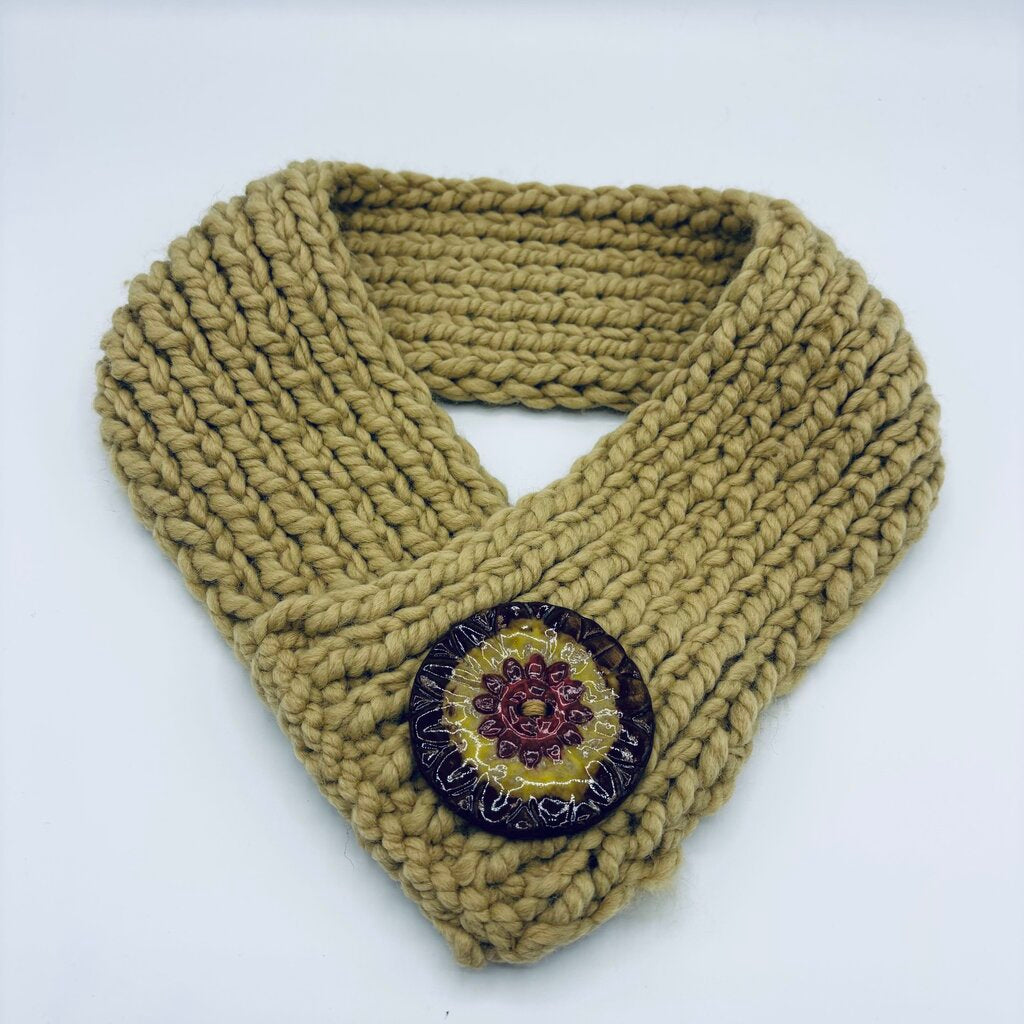 Cowl Big Button Peanut