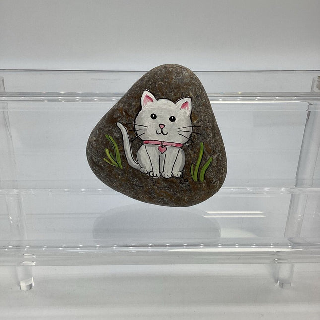 Rock natural w/ white cat