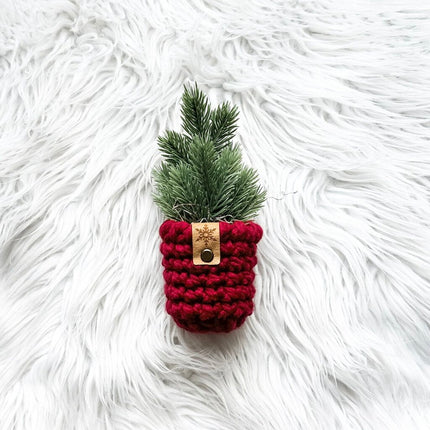 Small Crochet Christmas Tree Cozy in Cranberry