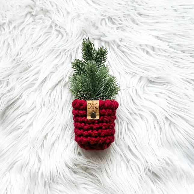 Small Crochet Christmas Tree Cozy in Cranberry