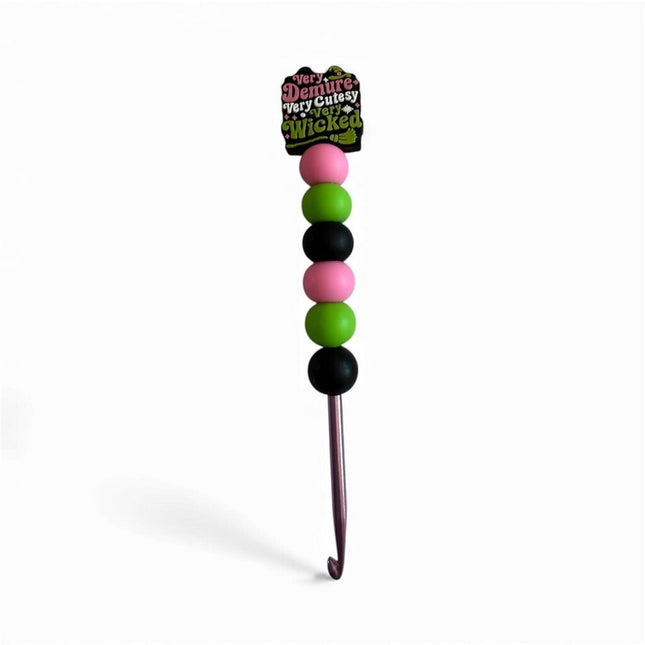 Ergonomic beaded crochet hook 4.5mm very demure, very wicked