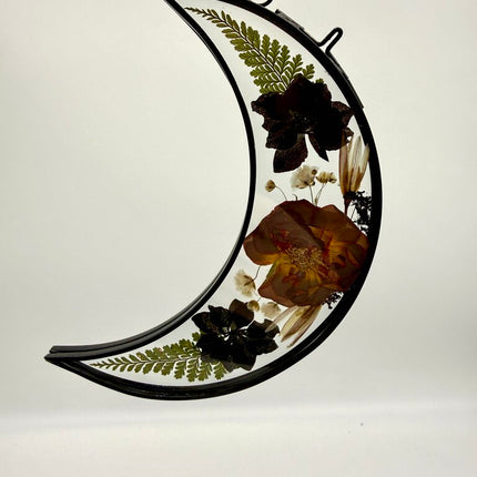 Moon frame w/ Pressed flowers