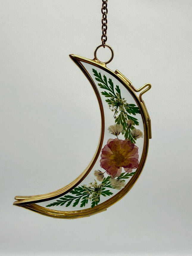 Moon frame w/ Pink pressed floral