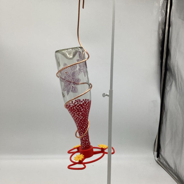 Multiport hummingbird feeder