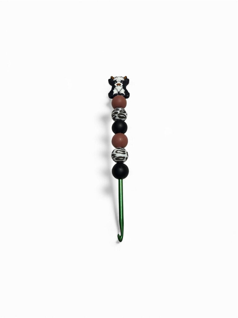 Ergonomic beaded crochet hook 4mm cow