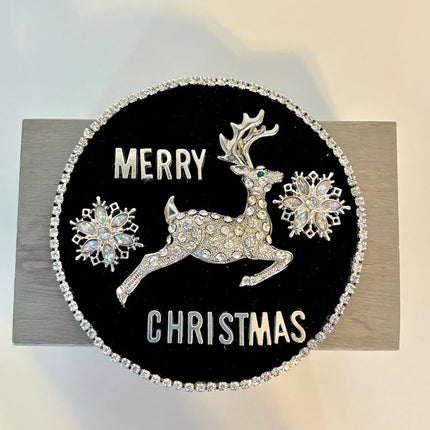 4 inch MAGNET VTG SILVER REINDEER w/ MERRY CHRISTMAS