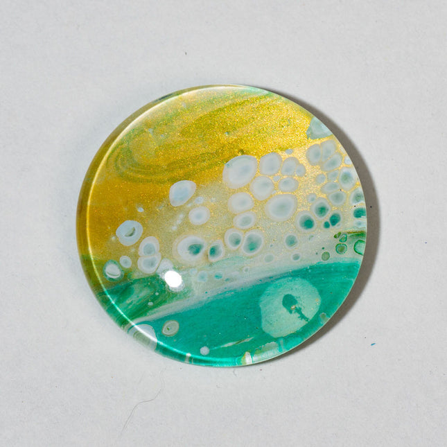 1 3/8" Gold White Green Magnet