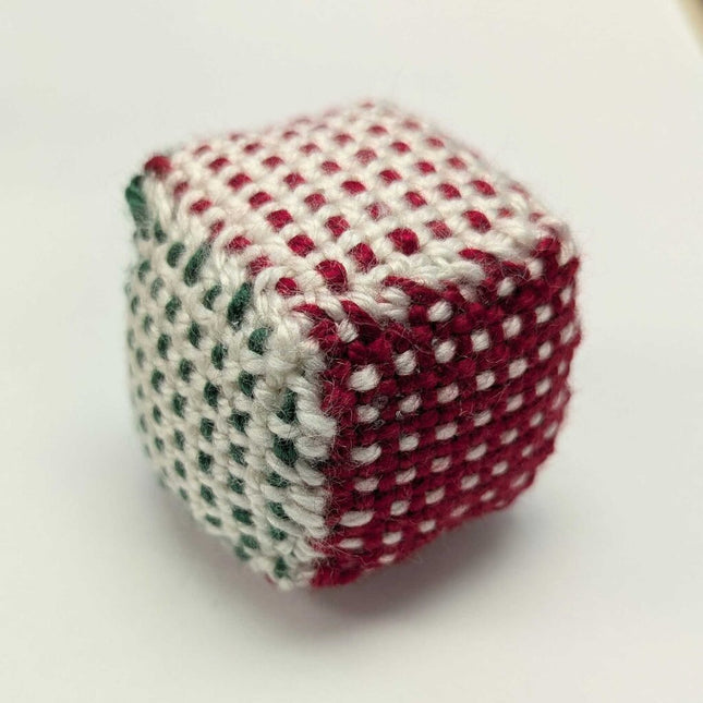 Blockie Shelf Sitter