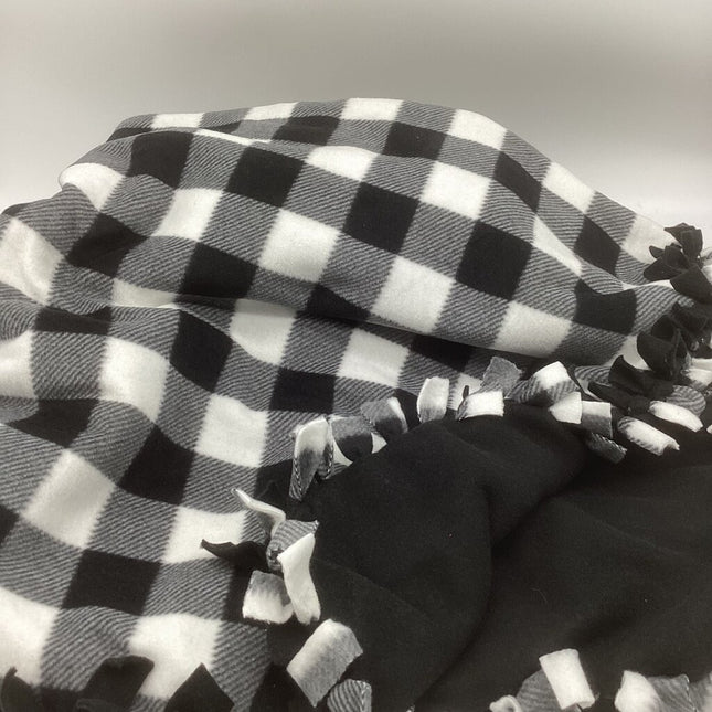 Fleece blanket black & white check w/ black