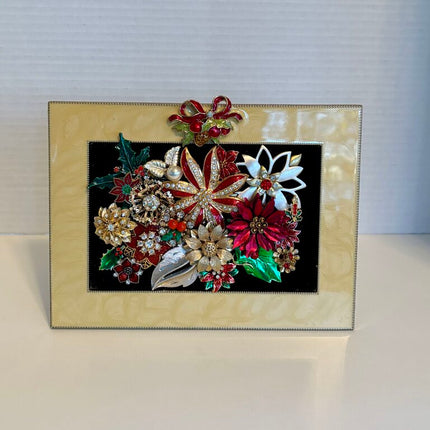 CHRISTMAS FLOWER PICTURE in CREAM FRAME 5 x 7
