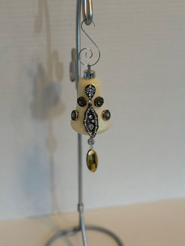 BELL CREAM ROUND ORNAMENT