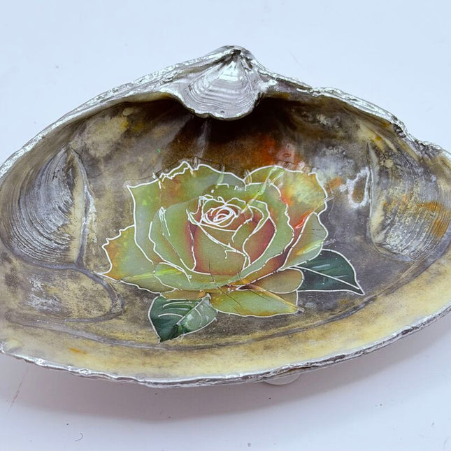 YellowRoseNatural Clam Dish ( Newport, RI)
