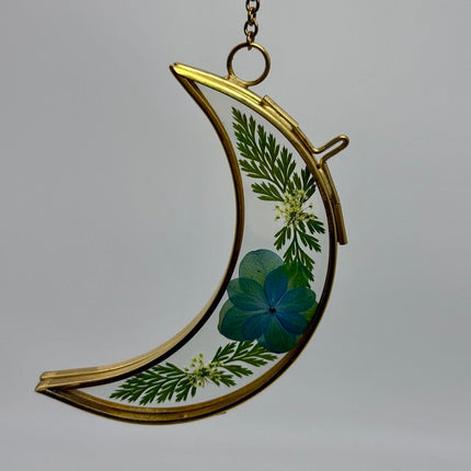 4" Moon Frame w/ Pressed Florals