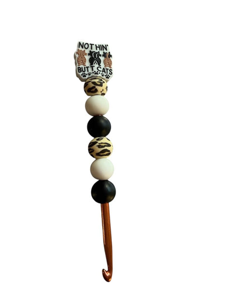 Ergonomic beaded crochet hook 5.5mm "nothin butt cats"