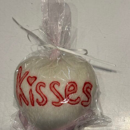 Wool Conversation Heart Kisses