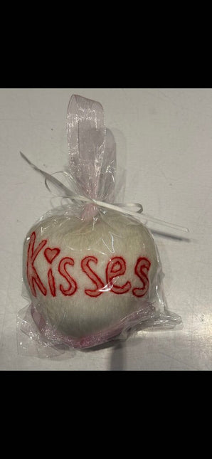 Wool Conversation Heart Kisses