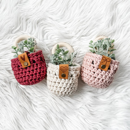 Small Hanging Plant Cozy in Pink with Bow Tag