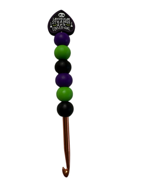Ergonomic beaded crochet hook 5.5mm "I myself am strange and unusual"