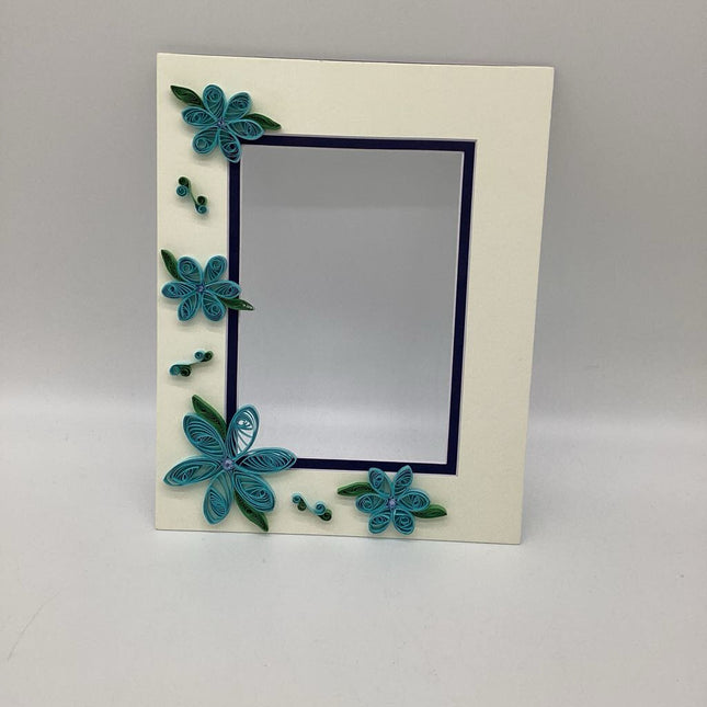 Picture Mat with blue flowers