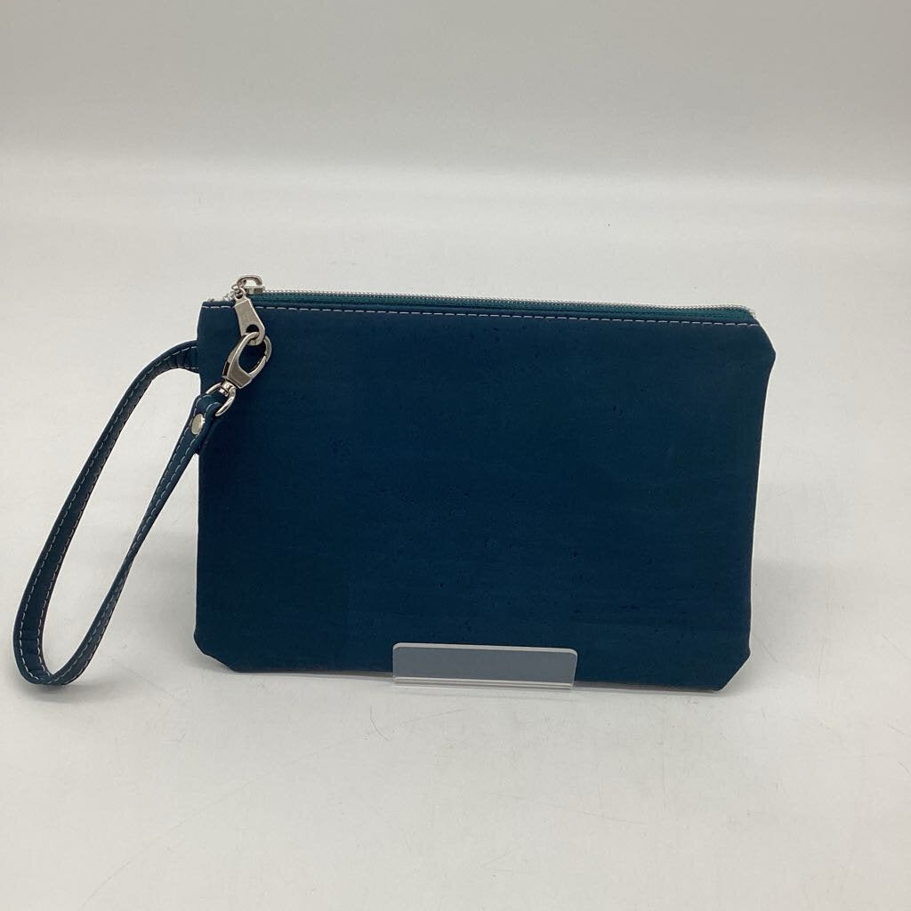 Elora Wristlet- Teal