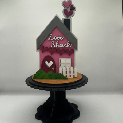 Love Shack w/Interchangeable Pedestal Stand