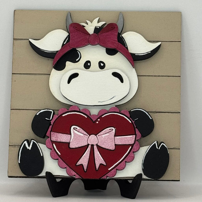 Valentine Cow w/Heart Sm Sign - Interchangeable