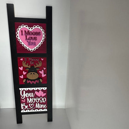 Interchangeable Ladder Style Frame