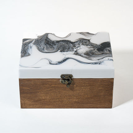 Large Keepsake Chest Black and white