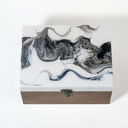 Large Keepsake Chest Black and white