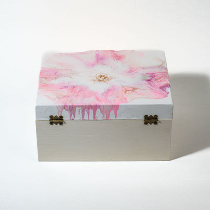 Extra Large Statement Chest - White pink gold