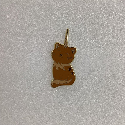 Enamel Pin - almiraj