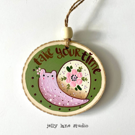 FLOWER SNAIL WOODSLICE ORNAMENT