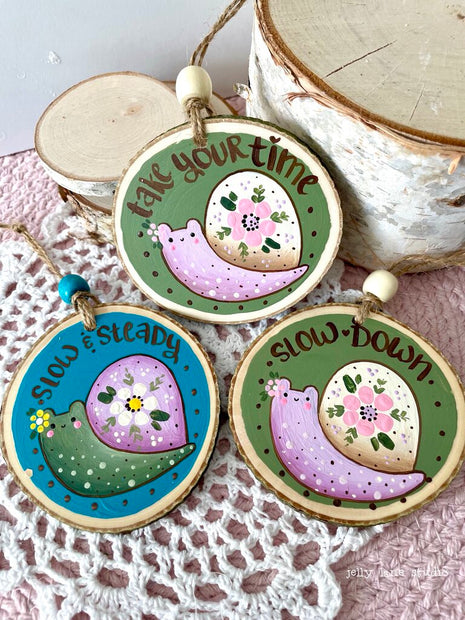 FLOWER SNAIL WOODSLICE ORNAMENT