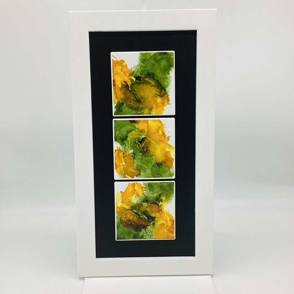 9.75x18 Framed-Three 4x4 tilesGreen/YellowTIles